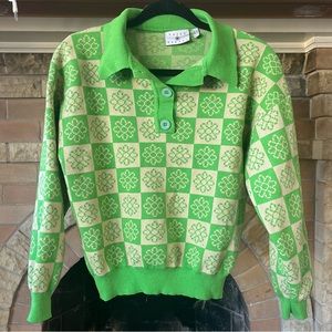 GREEN CHECKERED FLOWER COLLARED SWEATER